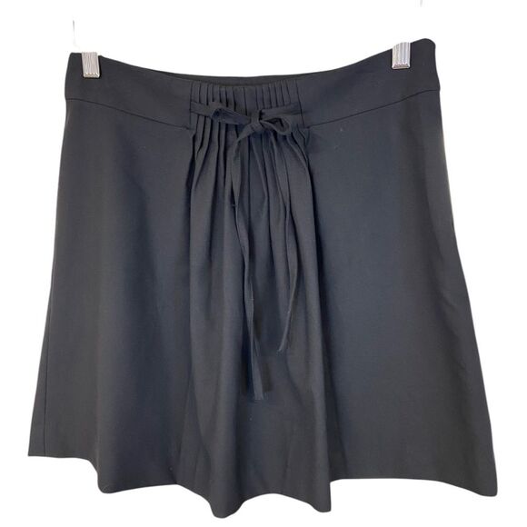 Gap Stretch Black Pleated Mini Skirt with Front Tie. Size 2. - Picture 2 of 9